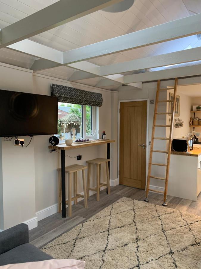The Nest Hotel Sway ภายนอก รูปภาพ